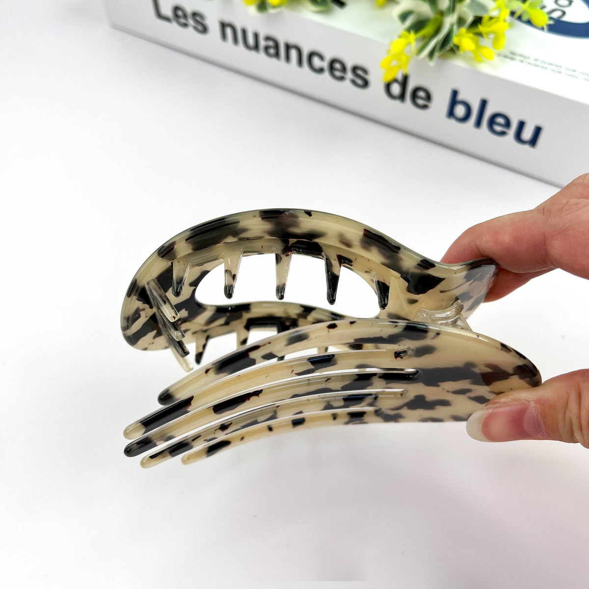 TheDivaSoap - Flat Round Hair Clip, Spring and Autumn Claw Clip
