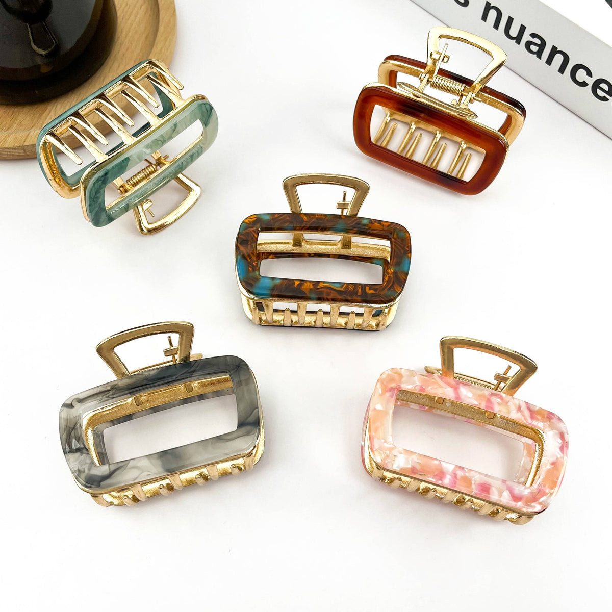 TheDivaSoap - Chic Hollow Square Hair Claw, Stylish Metal &amp; Acetate Clip